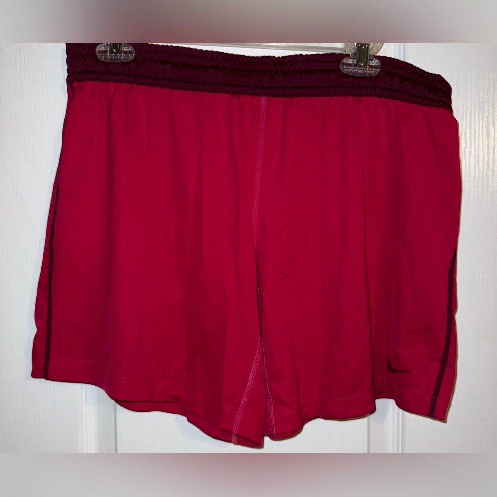 Nike Dri-FIT Athletic Shorts in Raspberry Performance Gym Size S